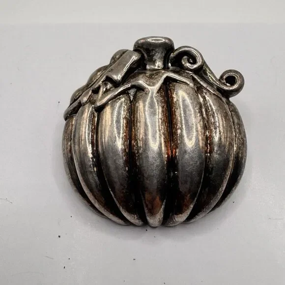 Vintage Metal Pumpkin Brooch Pin – 1.5” Fall Jewelry Antiqued Silver Finish - Picture 4 of 6